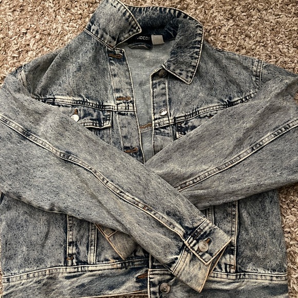 Hip length jean jacket - Picture 1 of 4